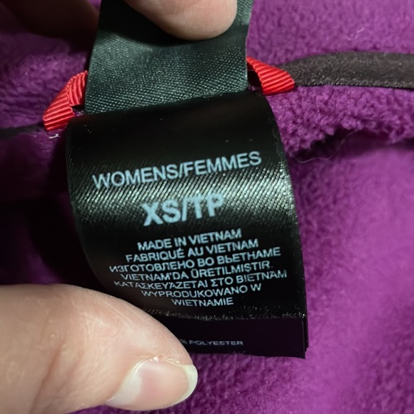 The North Face Fleece Jacket - Picture 5 of 5